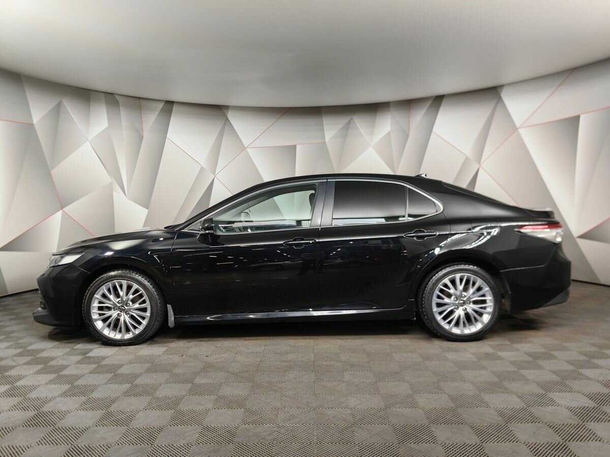 Toyota Camry с пробегом — 2019 год. Фото: #4