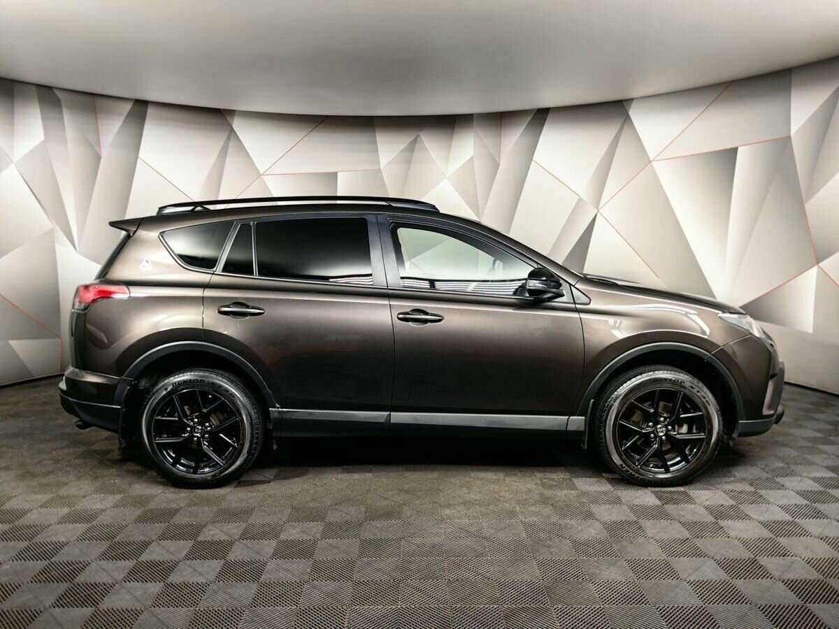 Toyota RAV4 с пробегом — 2019 год. Фото: #5