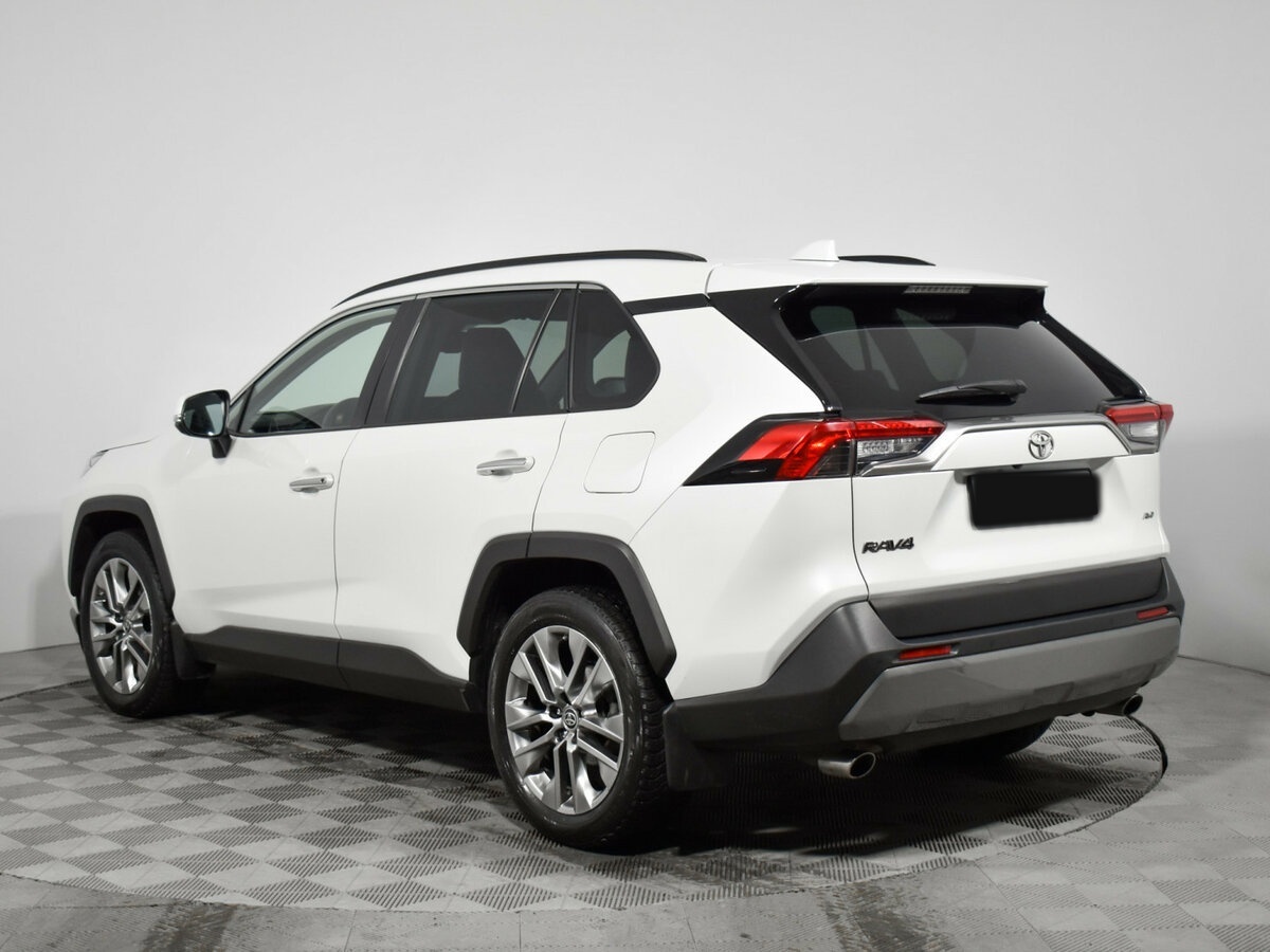 Toyota RAV4 с пробегом — 2019 год. Фото: #6