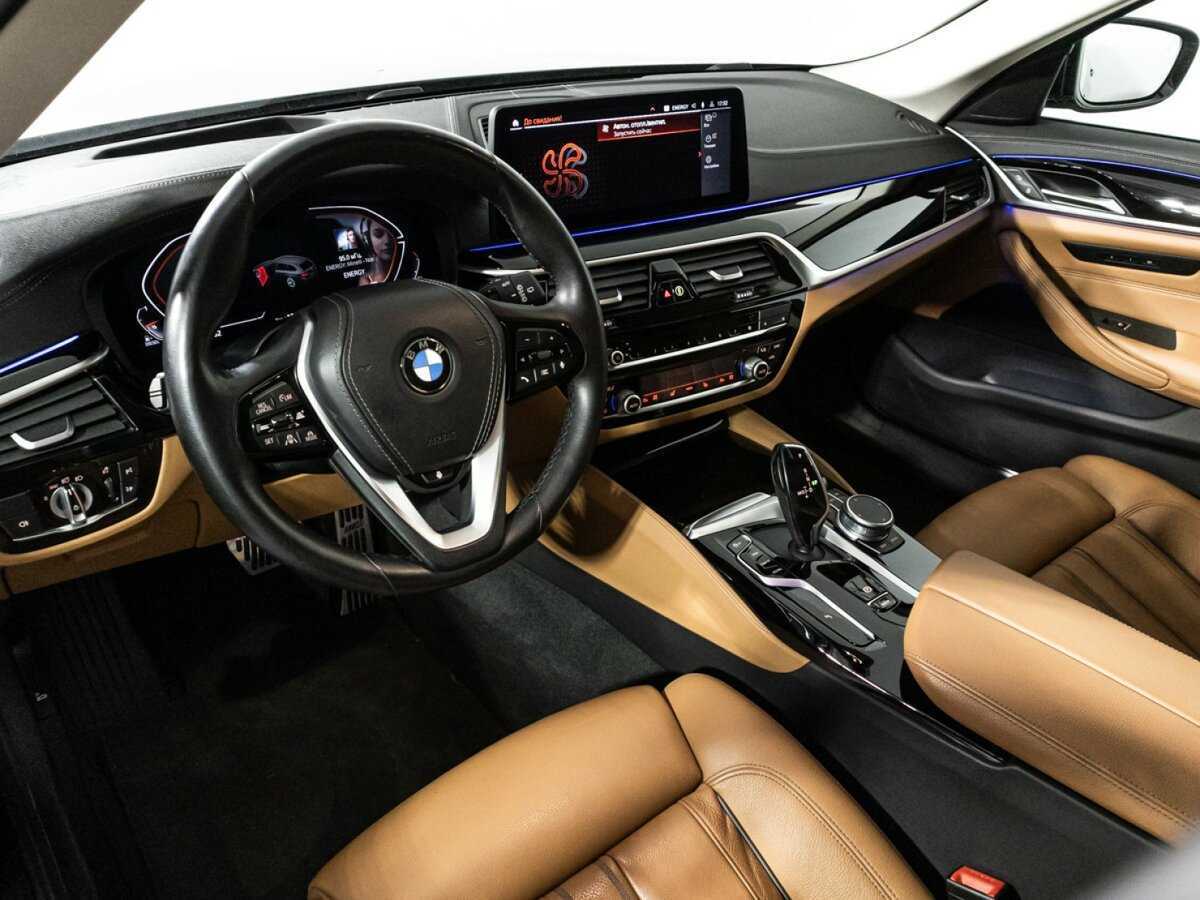 BMW 5 серии с пробегом — 2020 год. Фото: #10