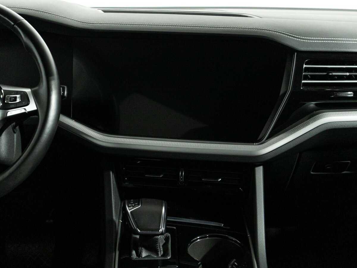 Volkswagen Touareg с пробегом — 2019 год. Фото: #12