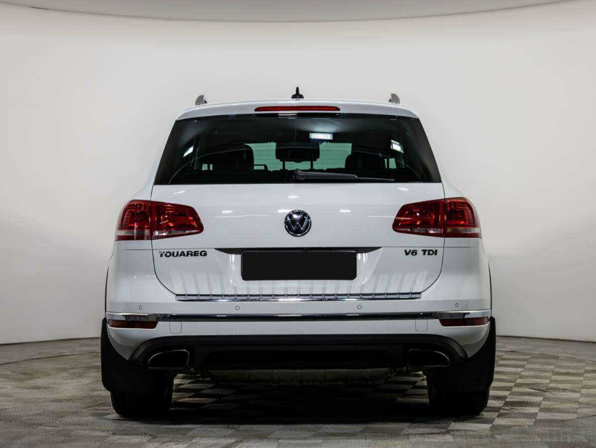 Volkswagen Touareg с пробегом — 2015 год. Фото: #4