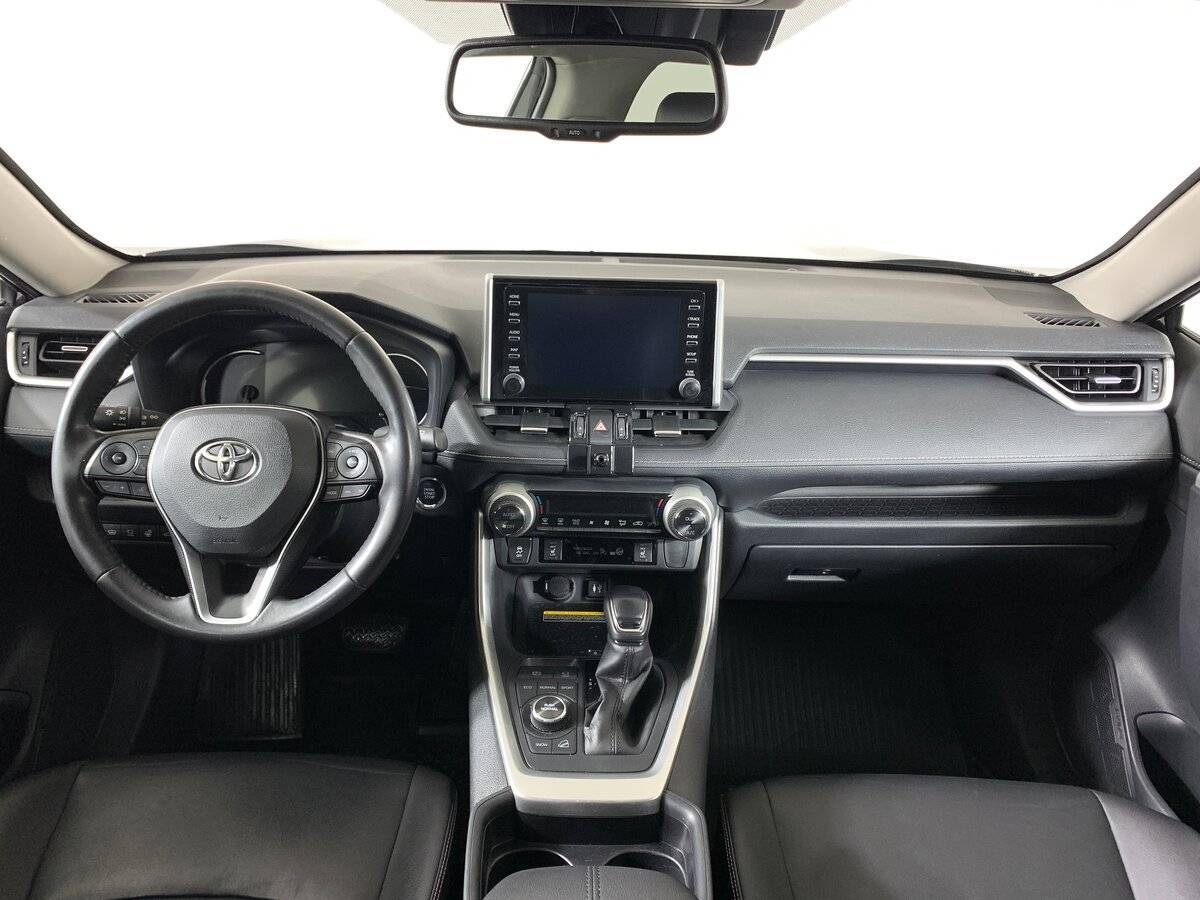 Toyota RAV4 с пробегом — 2020 год. Фото: #11