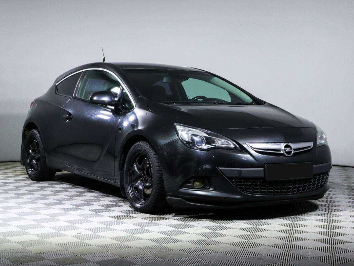 Opel Astra с пробегом — 2013 год. Фото: #2