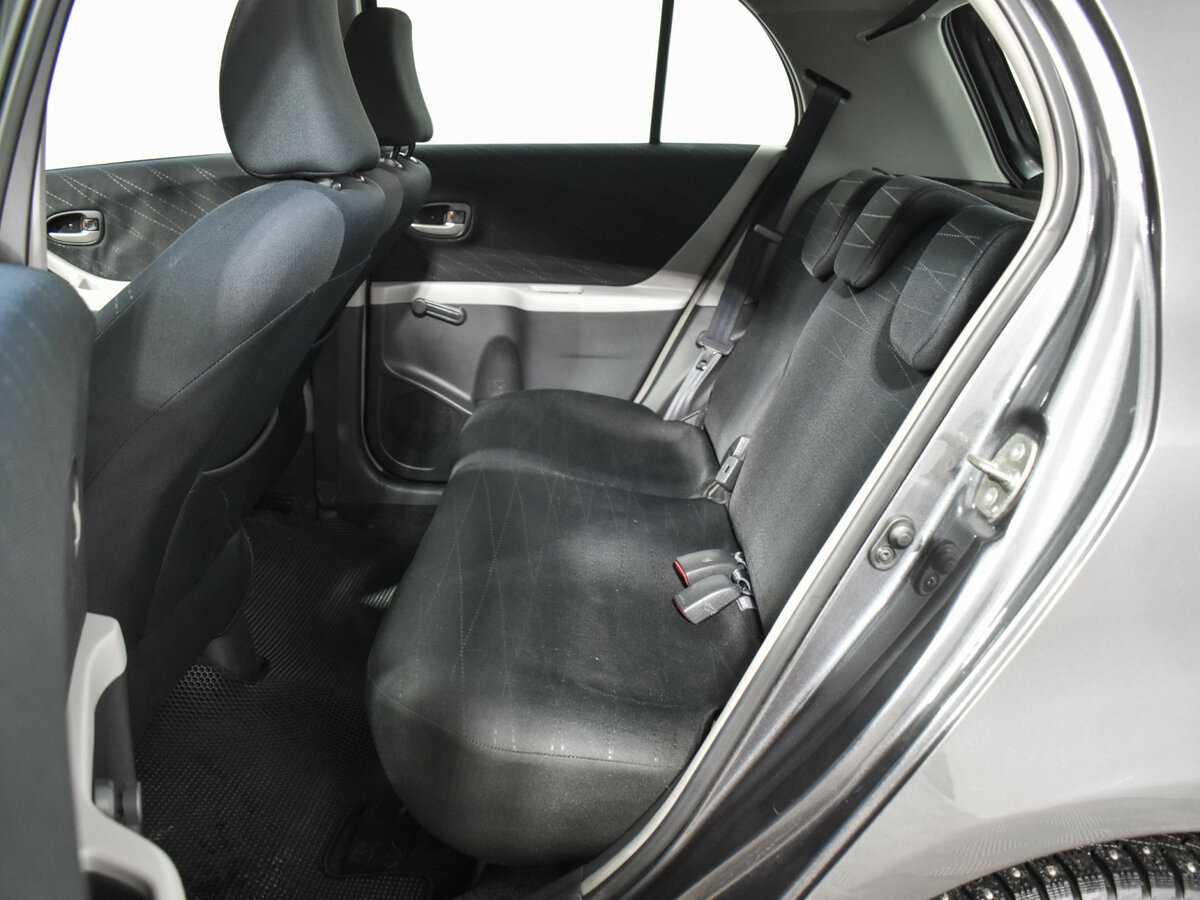 Toyota Yaris с пробегом — 2008 год. Фото: #10