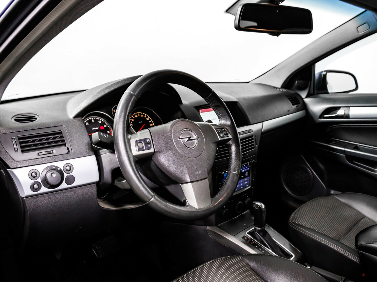 Opel Astra с пробегом — 2006 год. Фото: #10