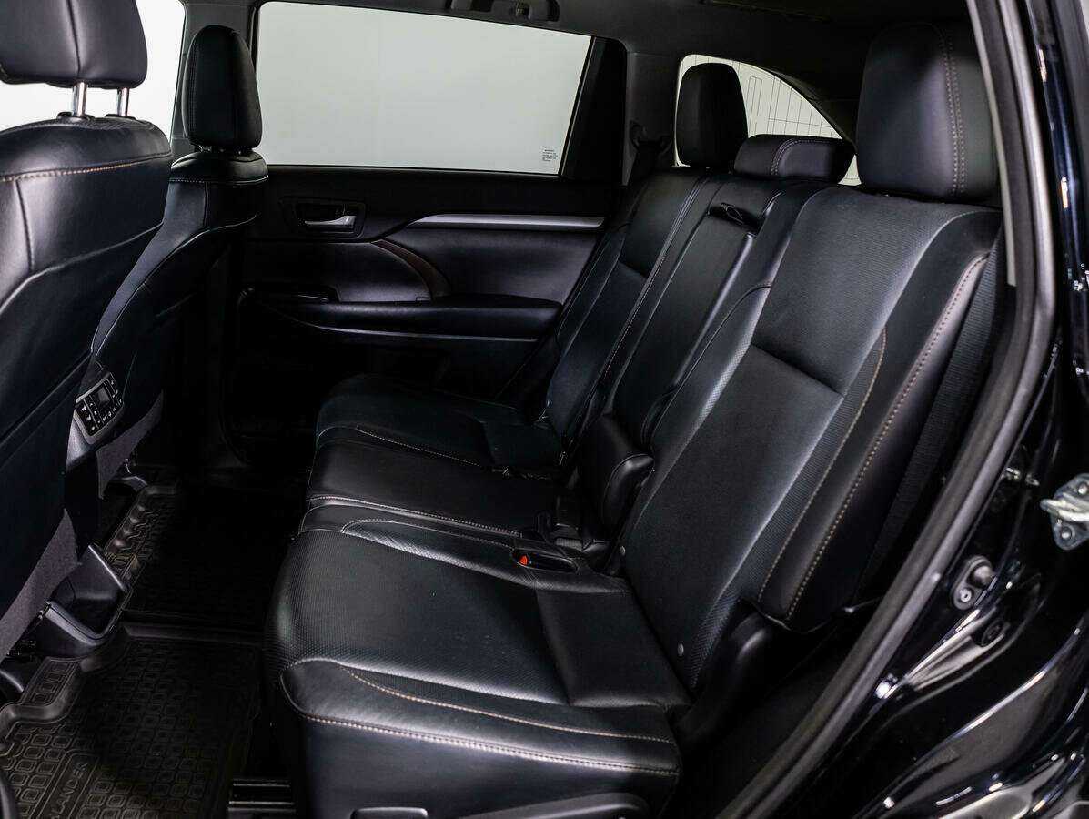 Toyota Highlander с пробегом — 2014 год. Фото: #7