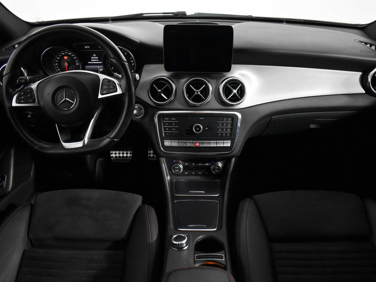 Mercedes-Benz GLA с пробегом — 2017 год. Фото: #12