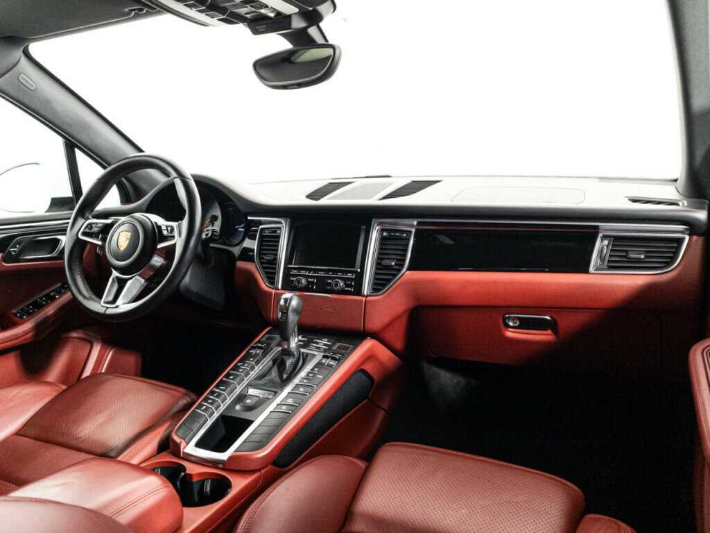 Porsche Macan с пробегом — 2014 год. Фото: #8