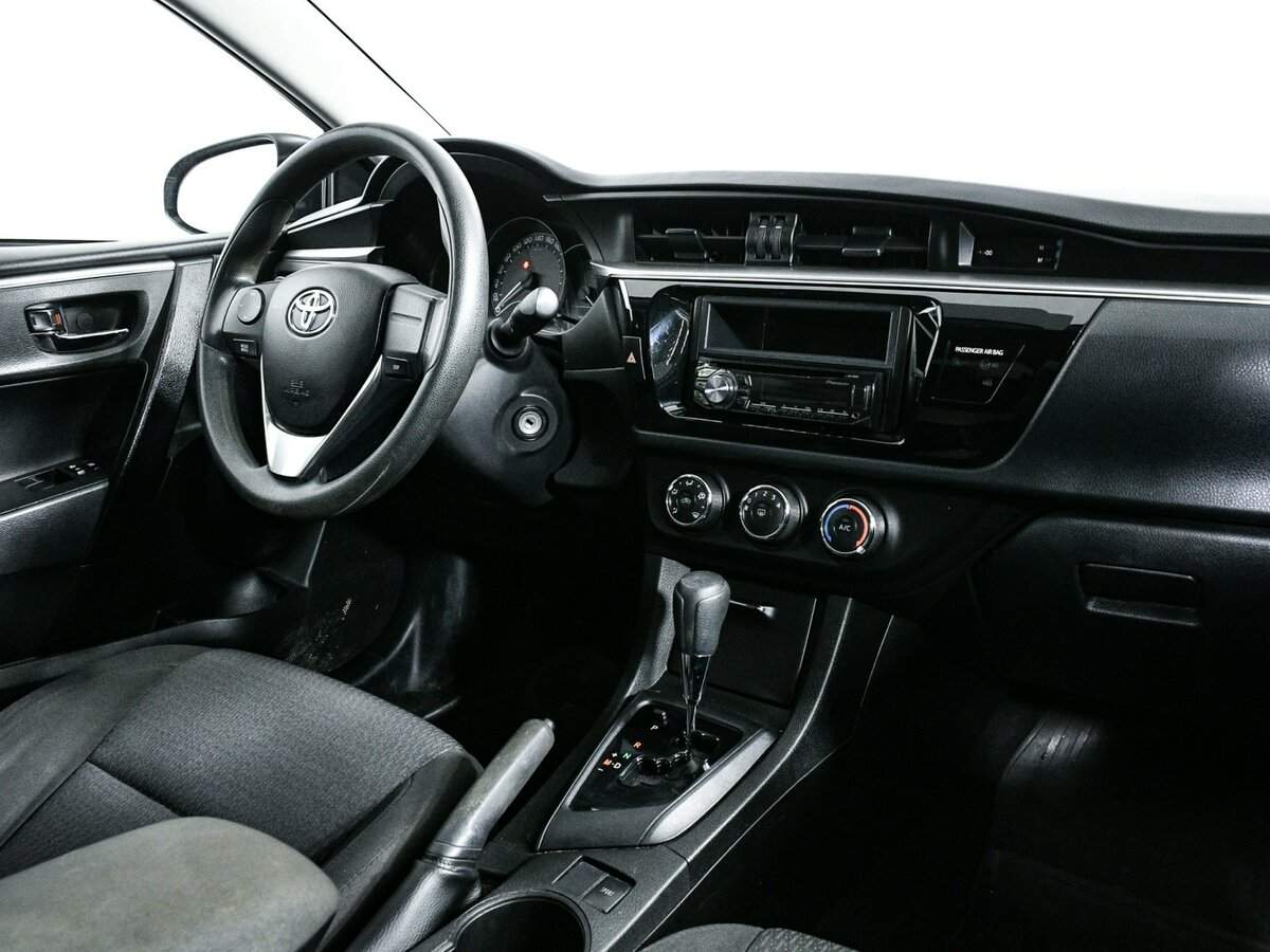 Toyota Corolla с пробегом — 2015 год. Фото: #8