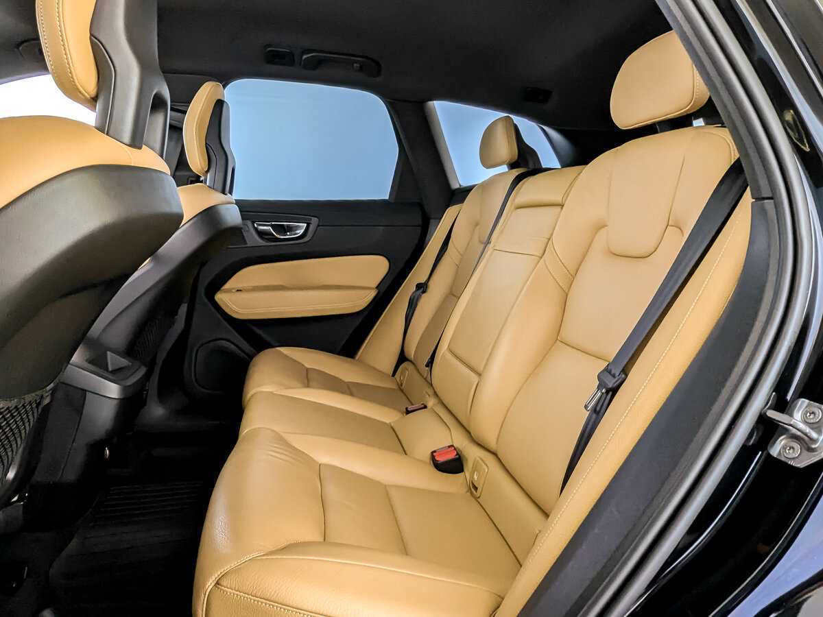 Volvo XC60 с пробегом — 2018 год. Фото: #11