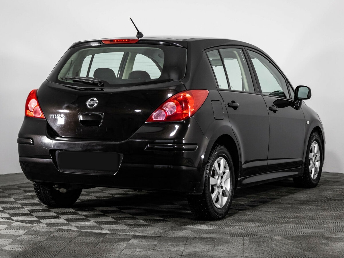 Nissan Tiida с пробегом — 2010 год. Фото: #3