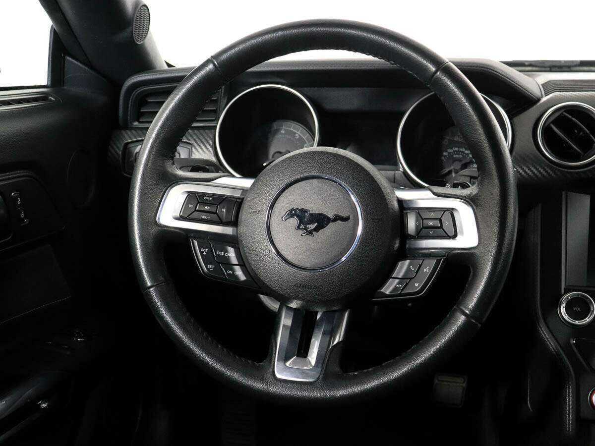 Ford Mustang с пробегом — 2021 год. Фото: #14