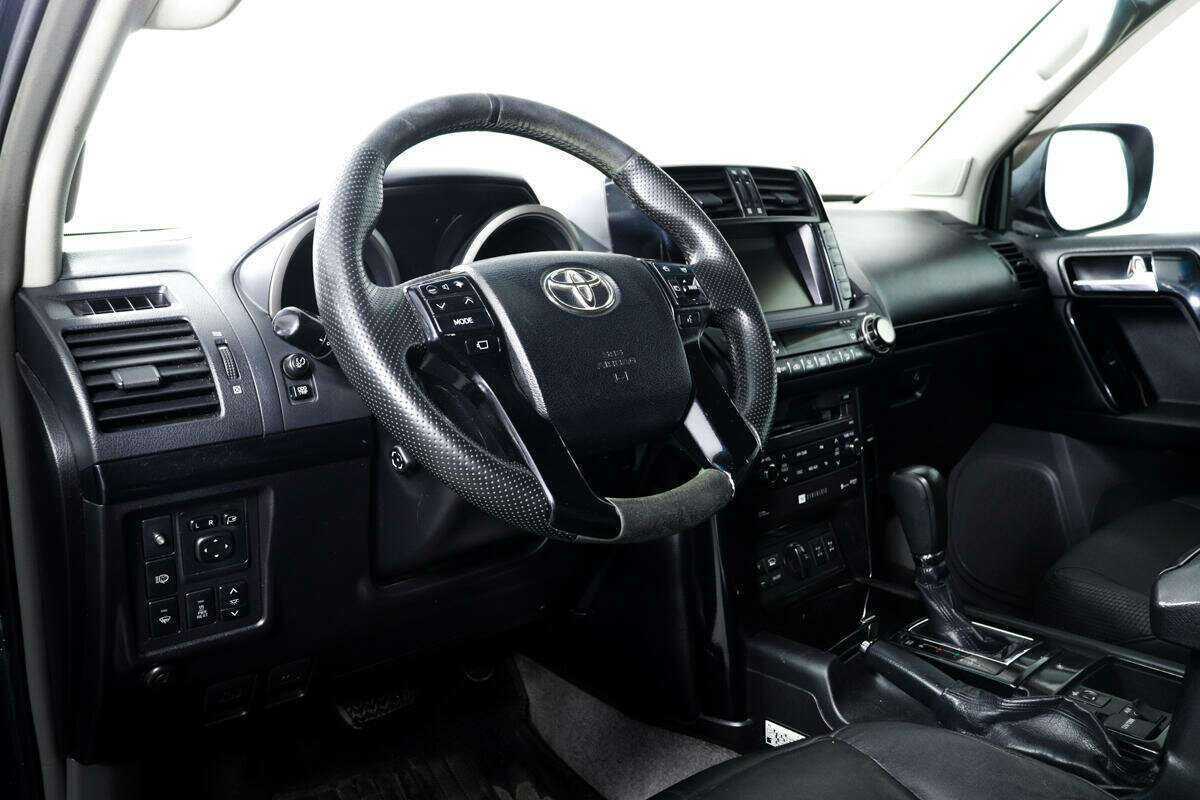Toyota Land Cruiser Prado с пробегом — 2012 год. Фото: #10