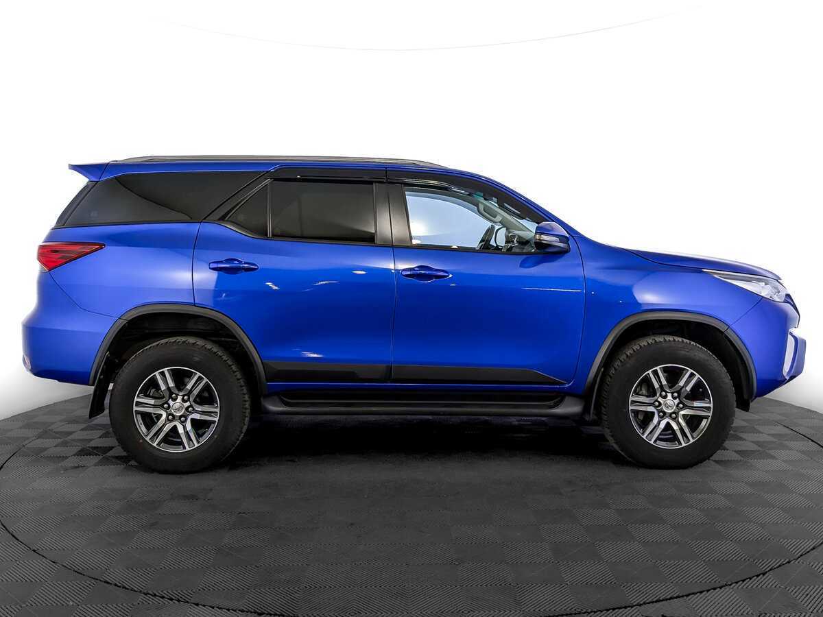 Toyota Fortuner с пробегом — 2019 год. Фото: #3