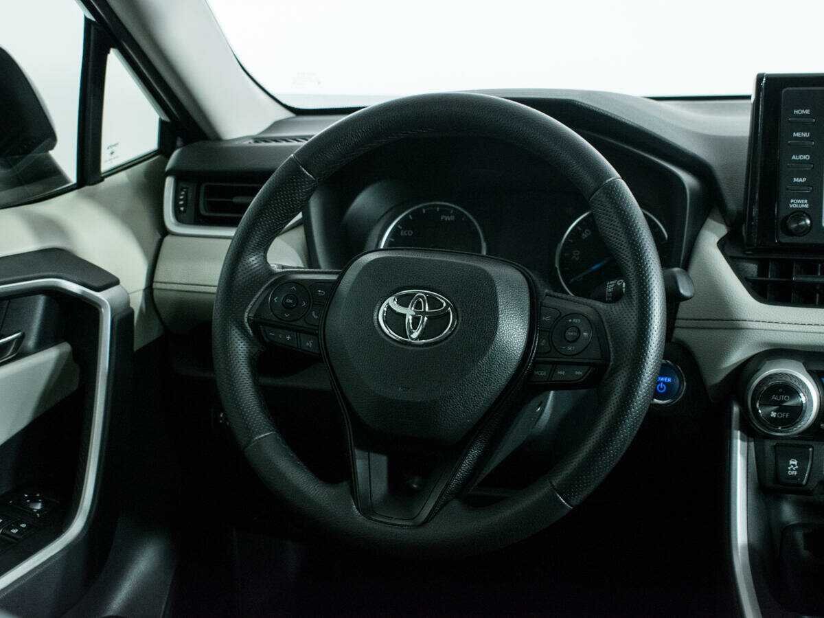 Toyota RAV4 с пробегом — 2020 год. Фото: #13