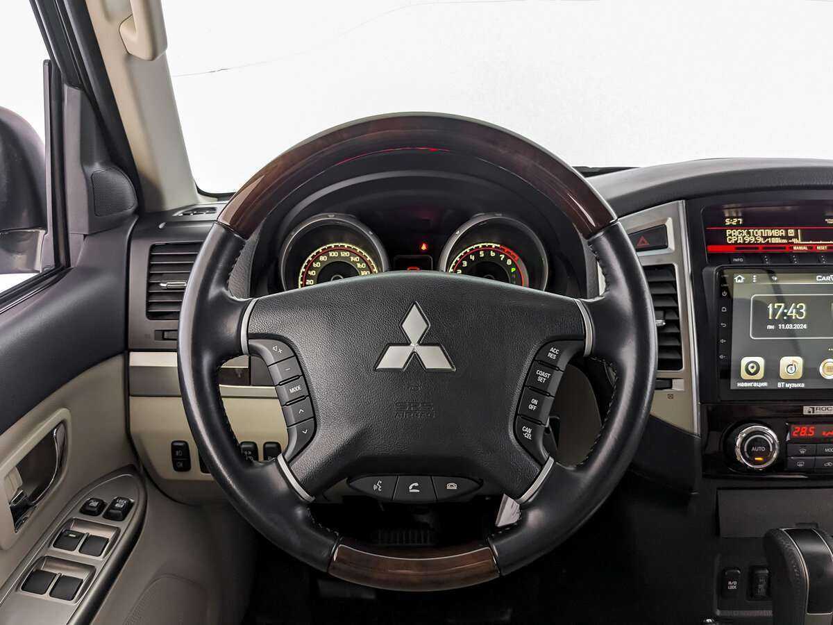 Mitsubishi Pajero с пробегом — 2020 год. Фото: #15