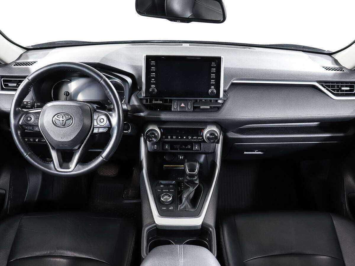 Toyota RAV4 с пробегом — 2019 год. Фото: #11