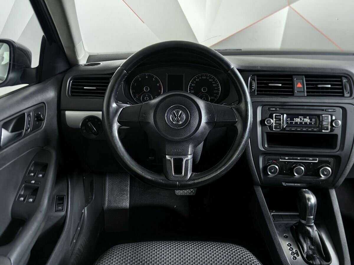 Volkswagen Jetta с пробегом — 2011 год. Фото: #15