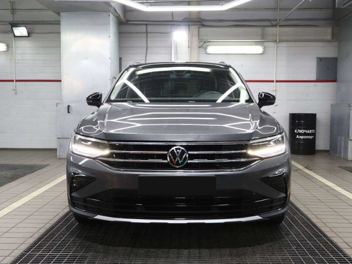 Volkswagen Tiguan с пробегом — 2021 год. Фото: #2