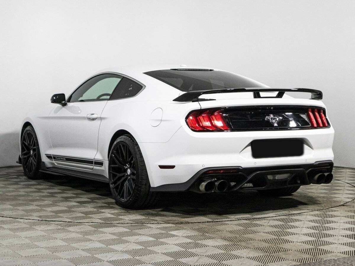 Ford Mustang с пробегом — 2018 год. Фото: #6