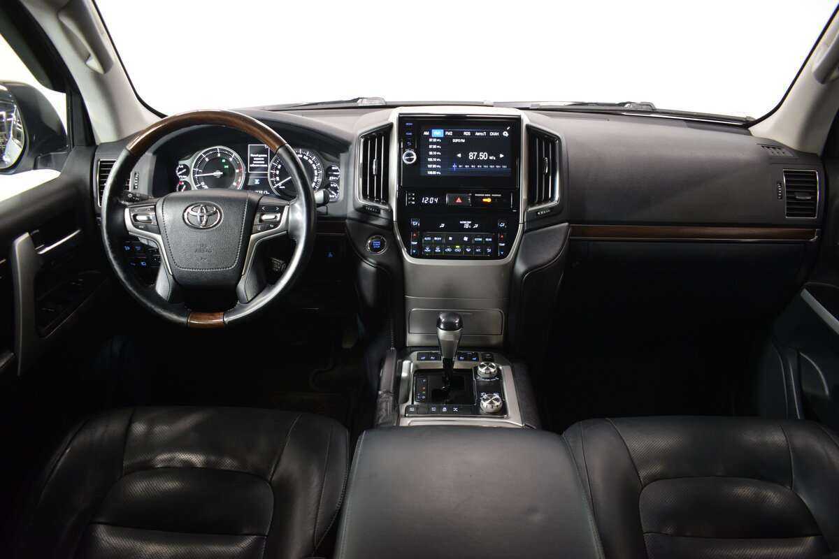 Toyota Land Cruiser с пробегом — 2015 год. Фото: #6