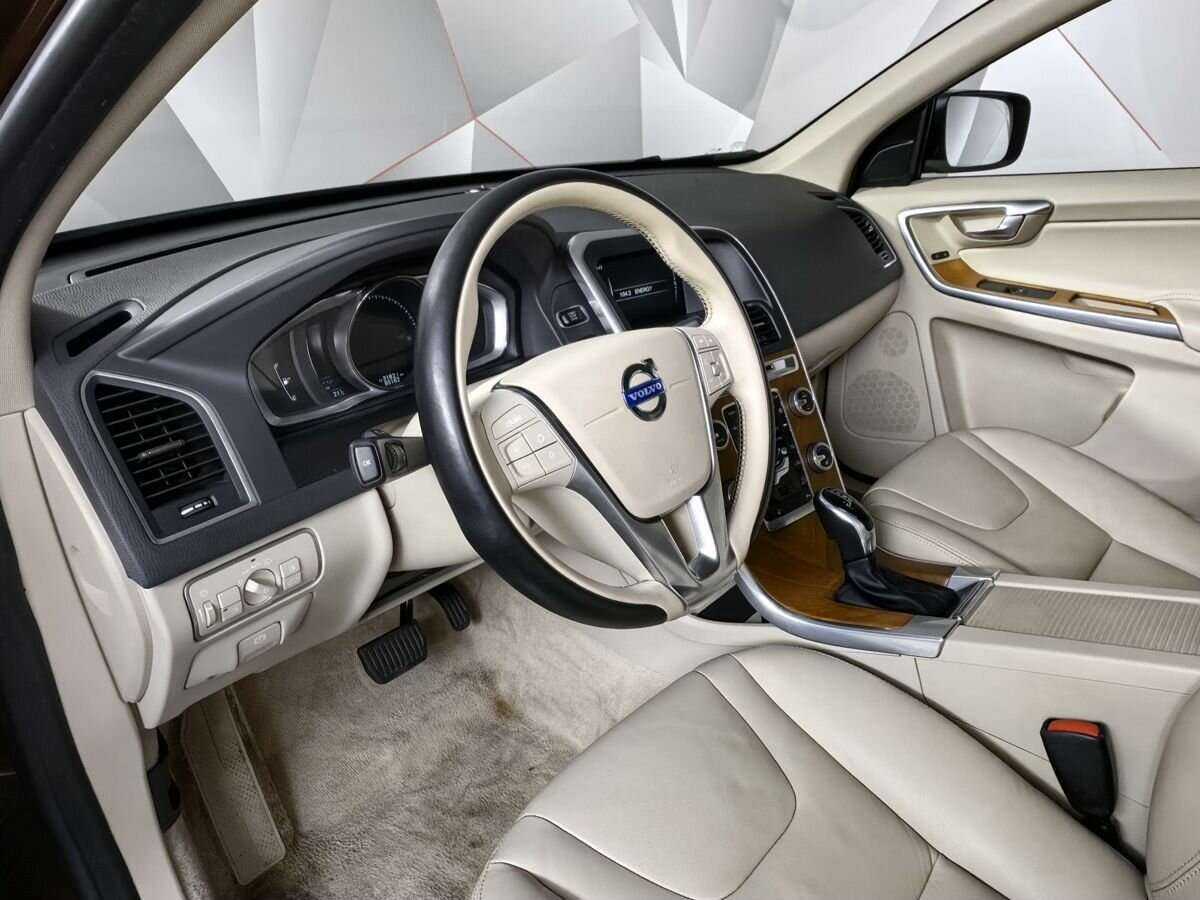 Volvo XC60 с пробегом — 2015 год. Фото: #14