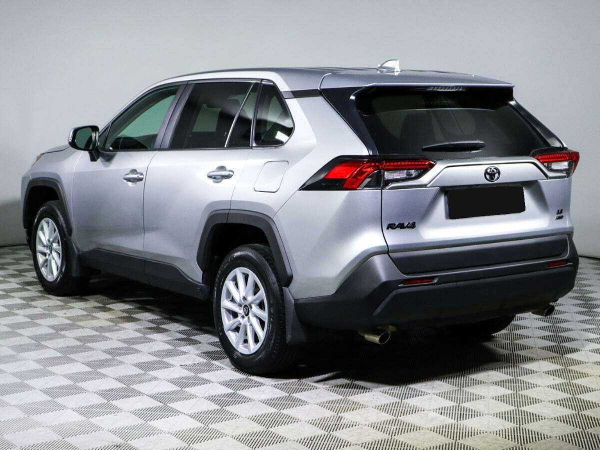 Toyota RAV4 с пробегом — 2022 год. Фото: #5