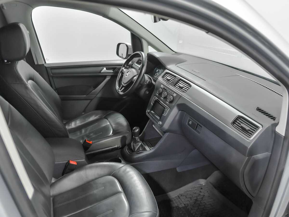 Volkswagen Caddy с пробегом — 2015 год. Фото: #14