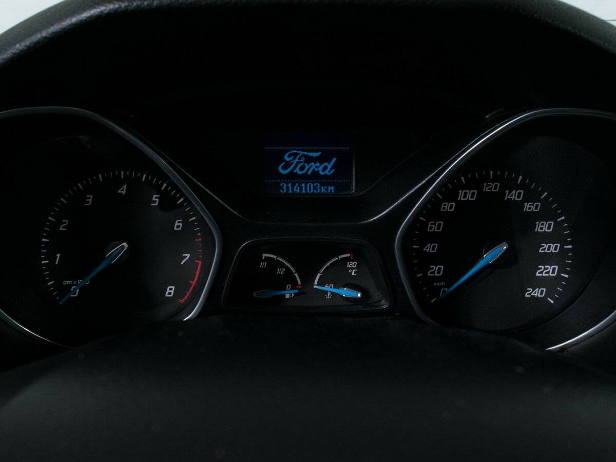 Ford Focus с пробегом — 2011 год. Фото: #10