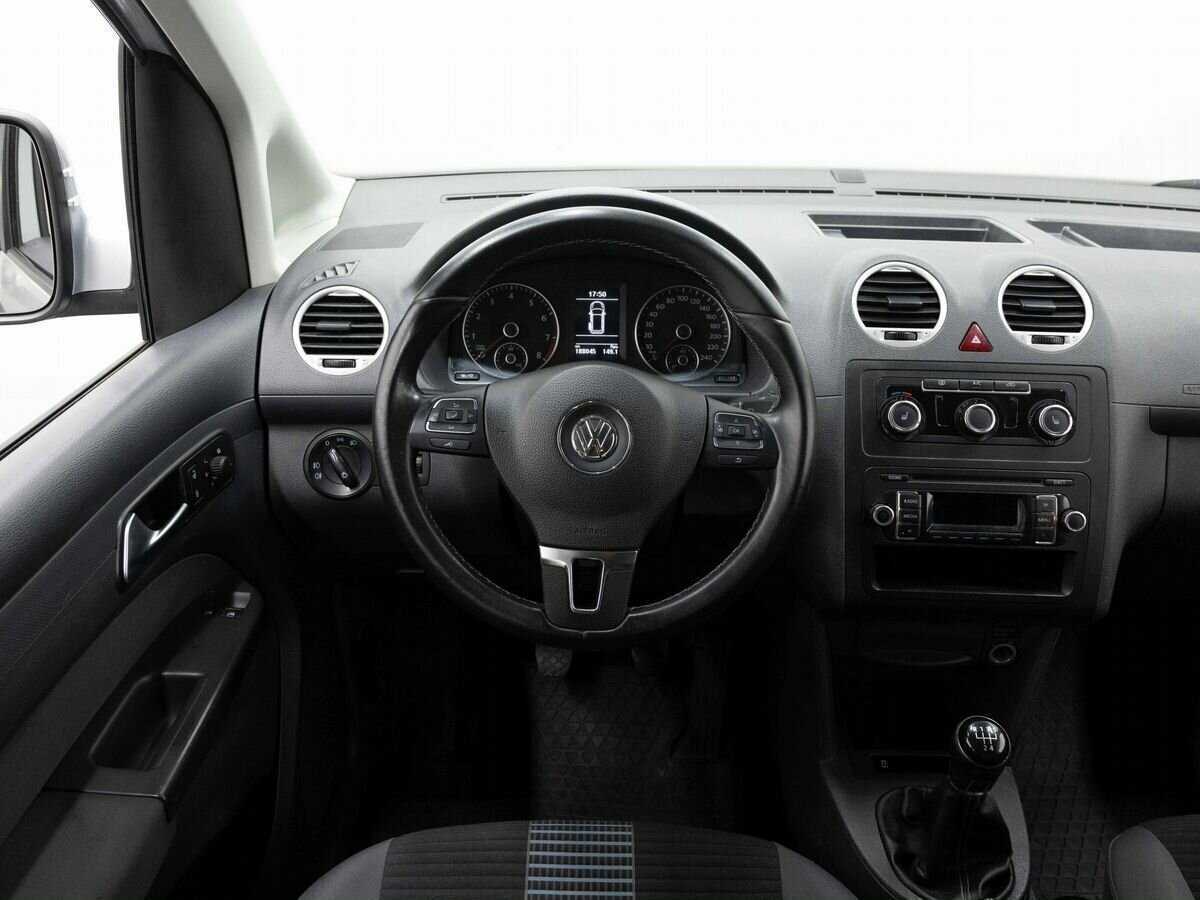 Volkswagen Caddy с пробегом — 2013 год. Фото: #15