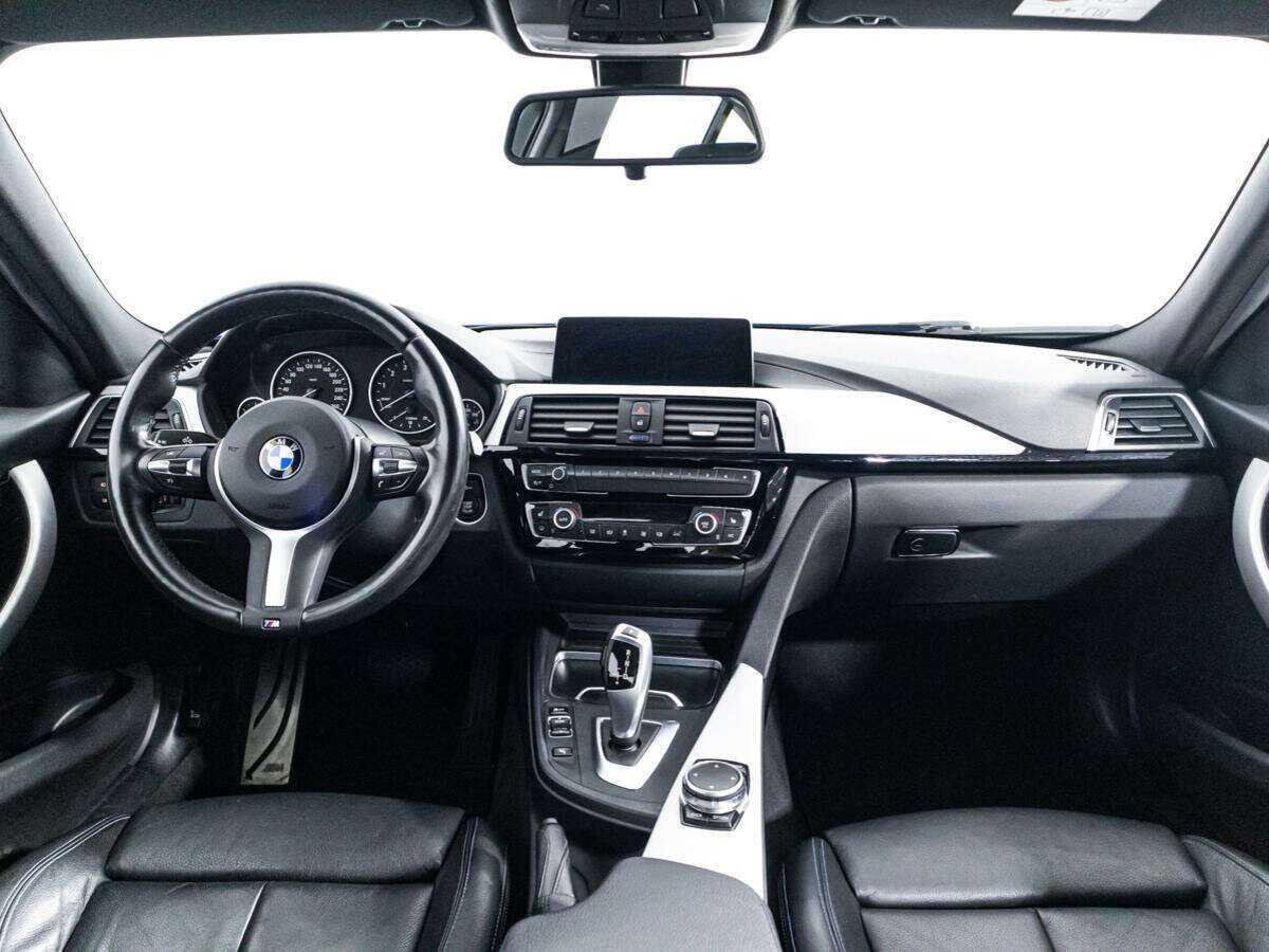 BMW 3 серии с пробегом — 2018 год. Фото: #12