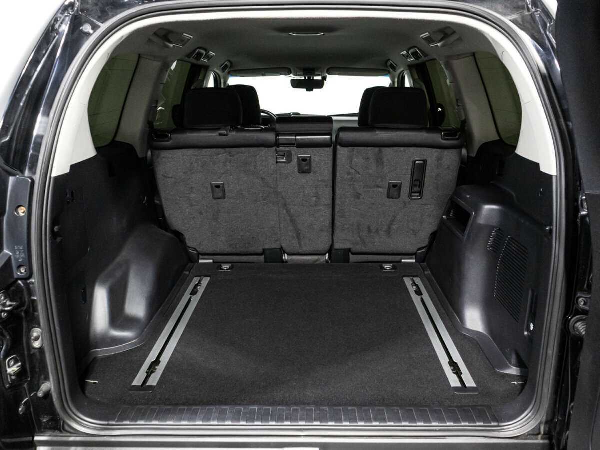 Toyota Land Cruiser Prado с пробегом — 2017 год. Фото: #11