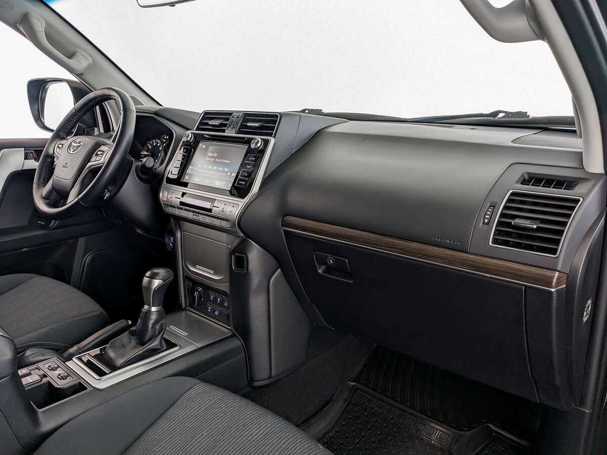 Toyota Land Cruiser Prado с пробегом — 2018 год. Фото: #8