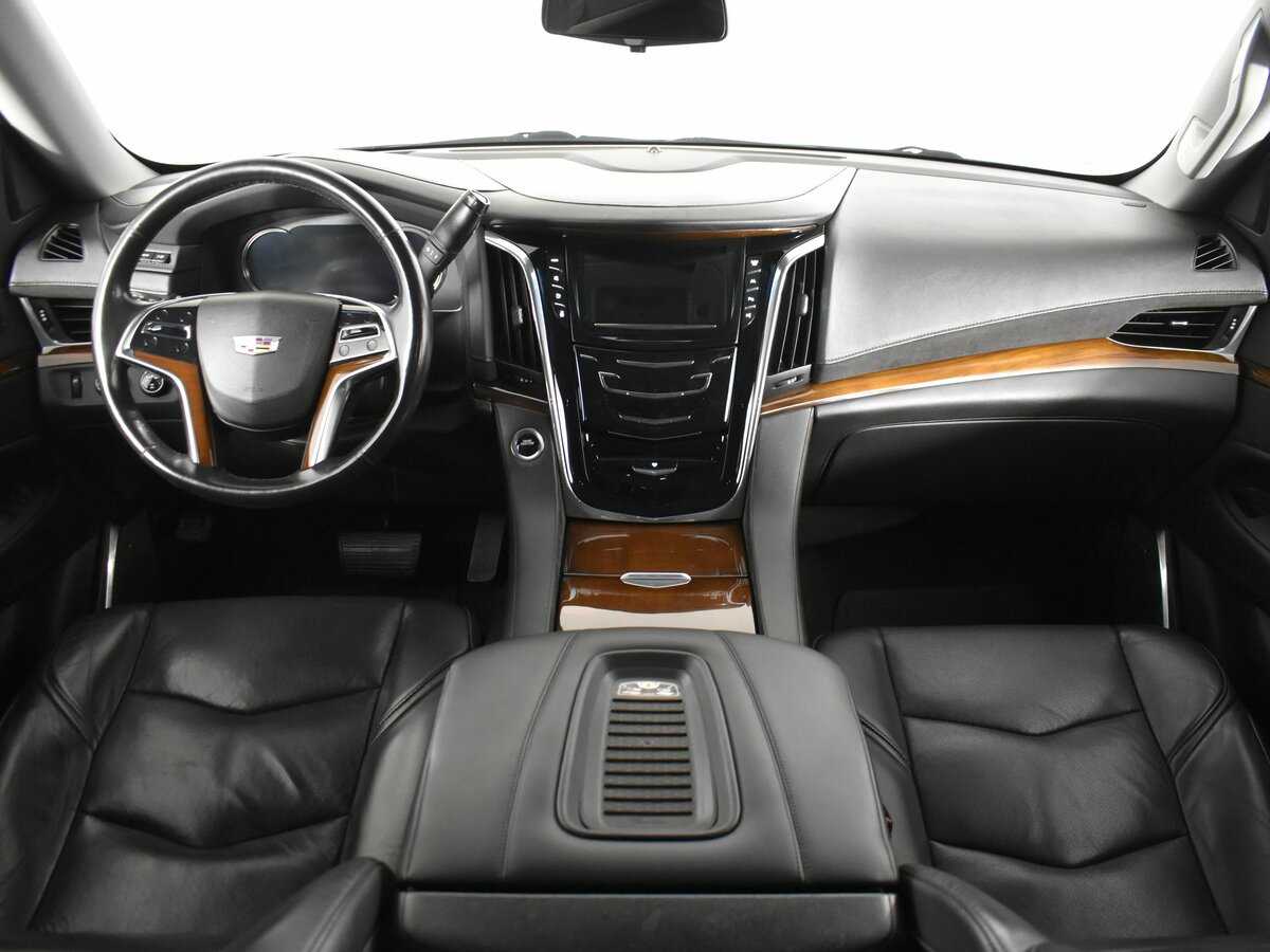 Cadillac Escalade с пробегом — 2018 год. Фото: #15