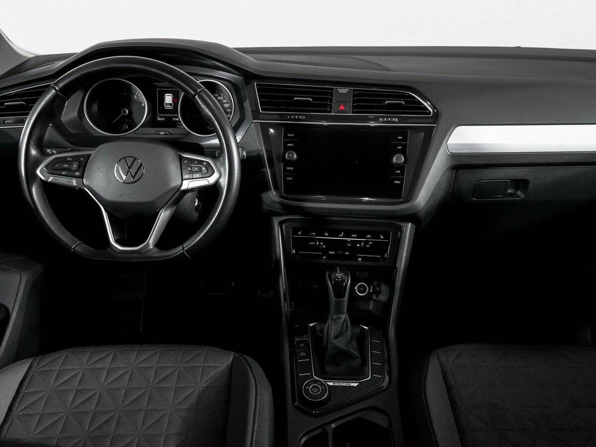 Volkswagen Tiguan с пробегом — 2021 год. Фото: #11