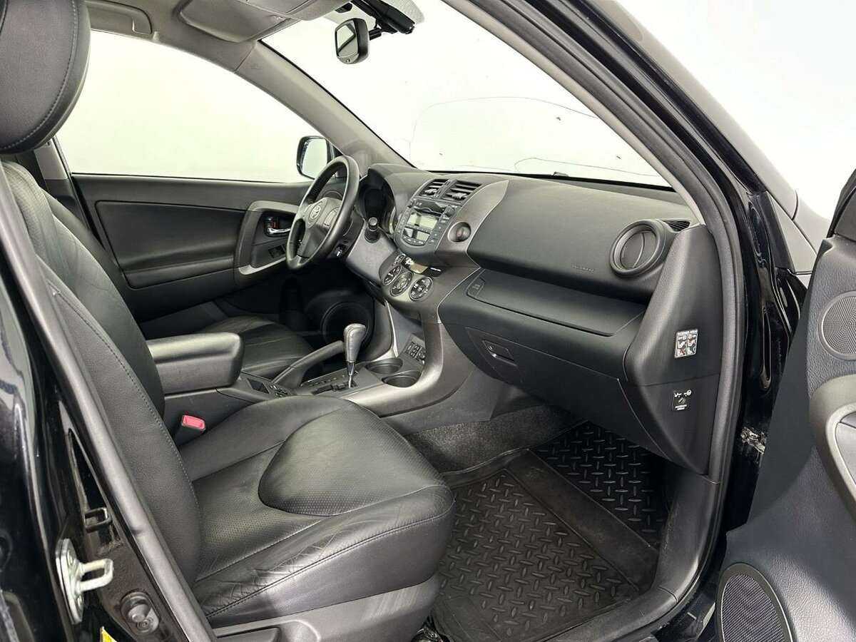 Toyota RAV4 с пробегом — 2009 год. Фото: #12