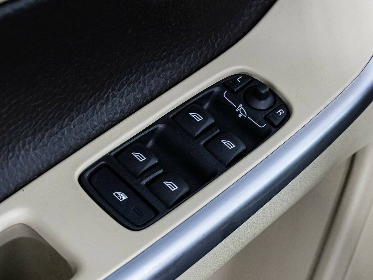 Volvo XC60 с пробегом — 2011 год. Фото: #14