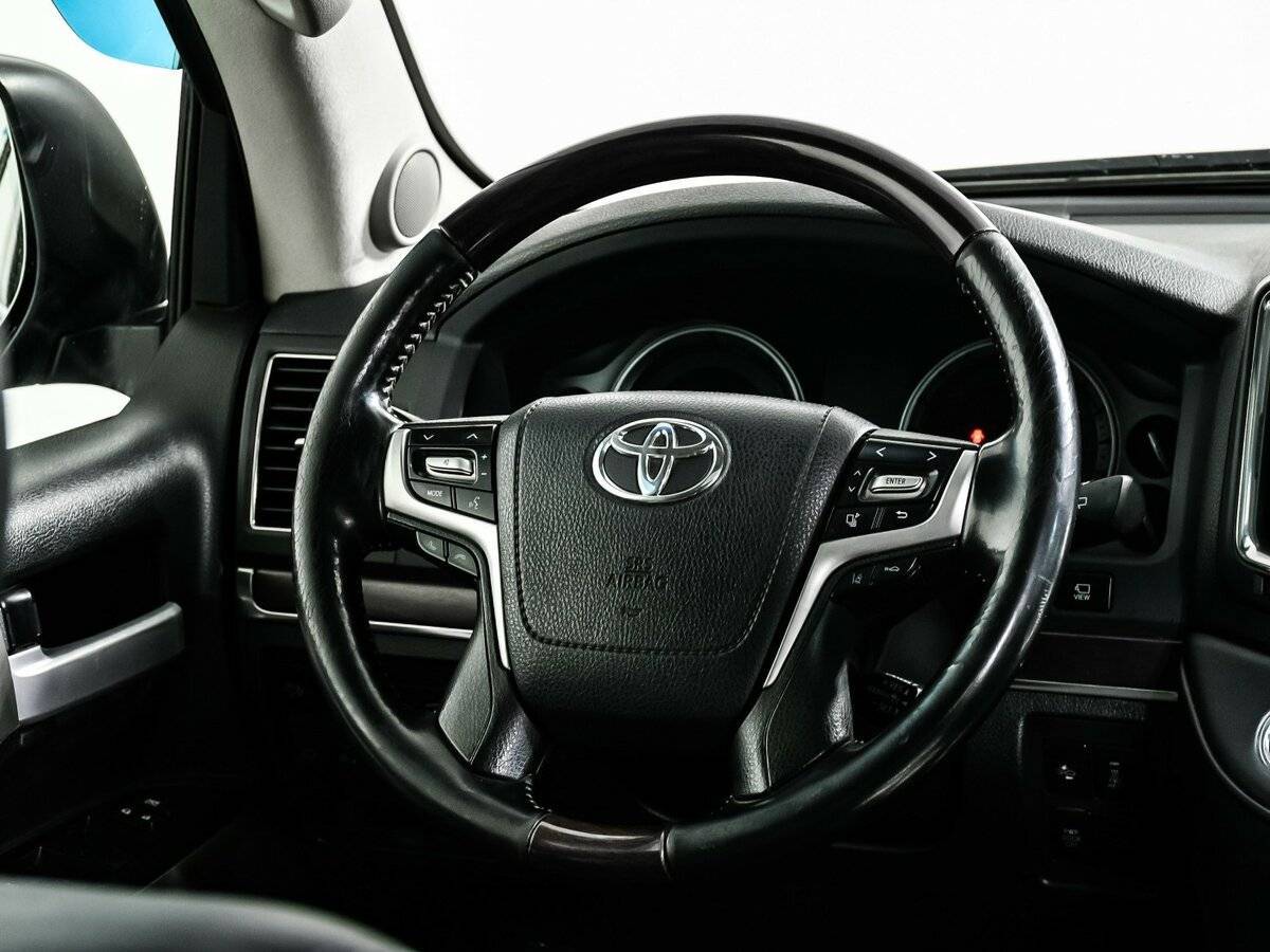Toyota Land Cruiser с пробегом — 2018 год. Фото: #16