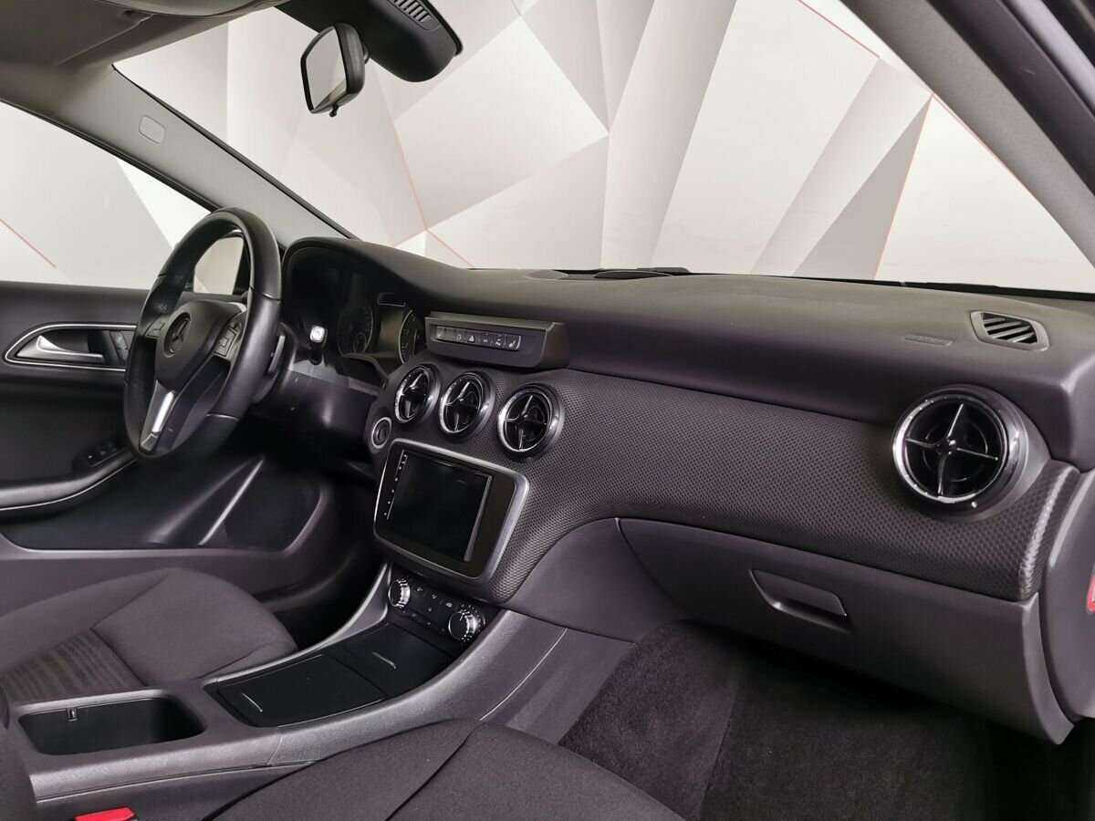 Mercedes-Benz A-Класс с пробегом — 2014 год. Фото: #8