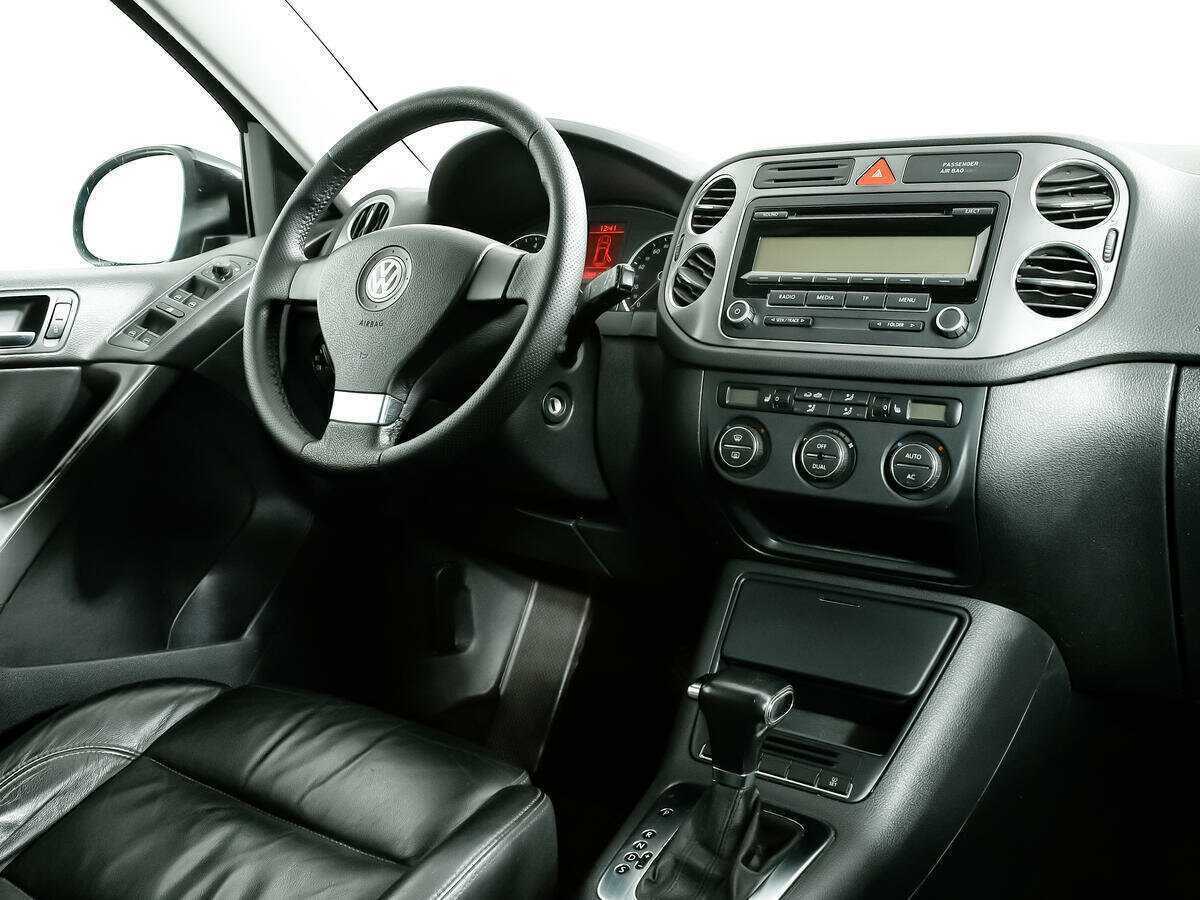 Volkswagen Tiguan с пробегом — 2008 год. Фото: #8