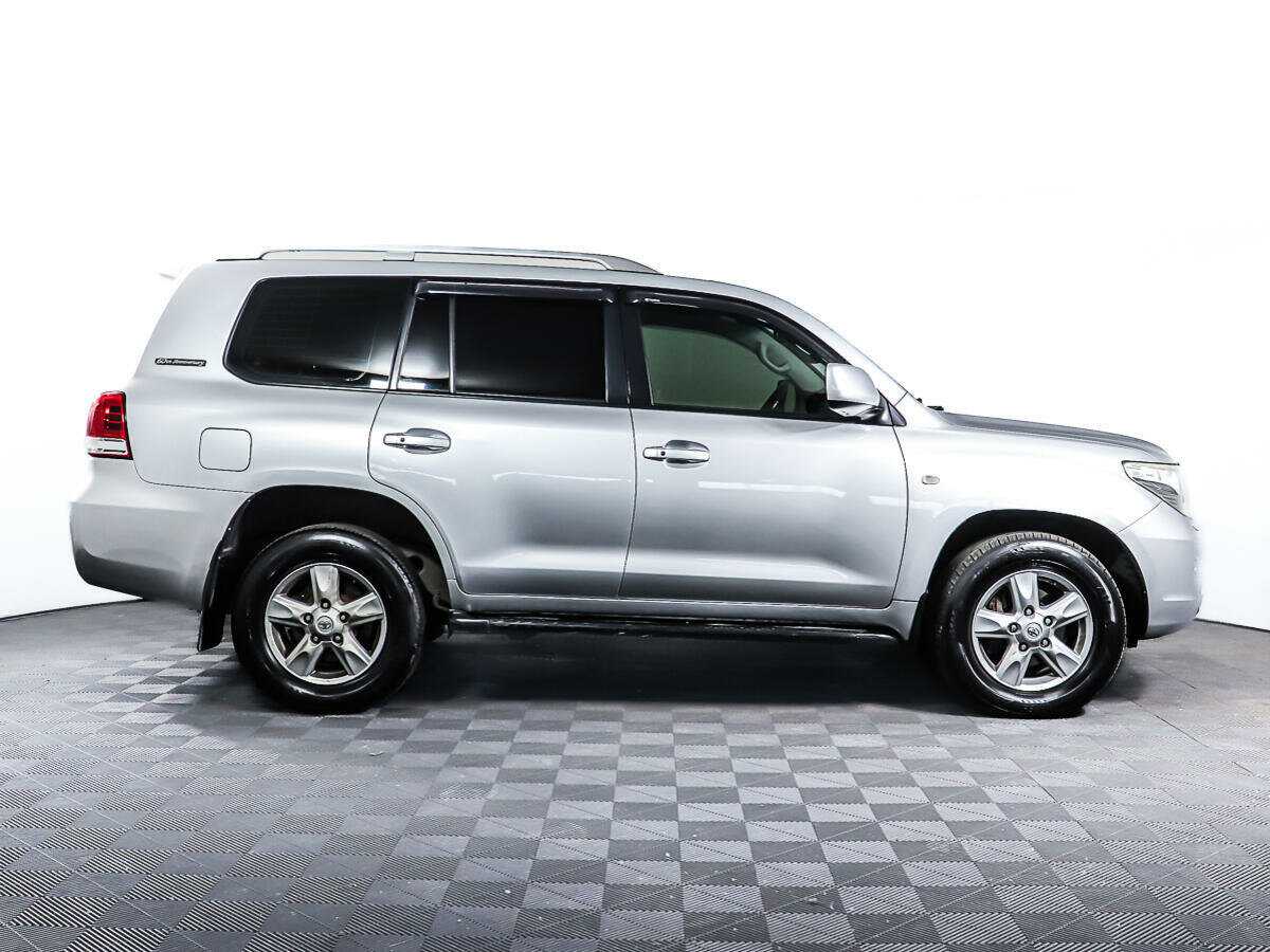 Toyota Land Cruiser с пробегом — 2011 год. Фото: #3