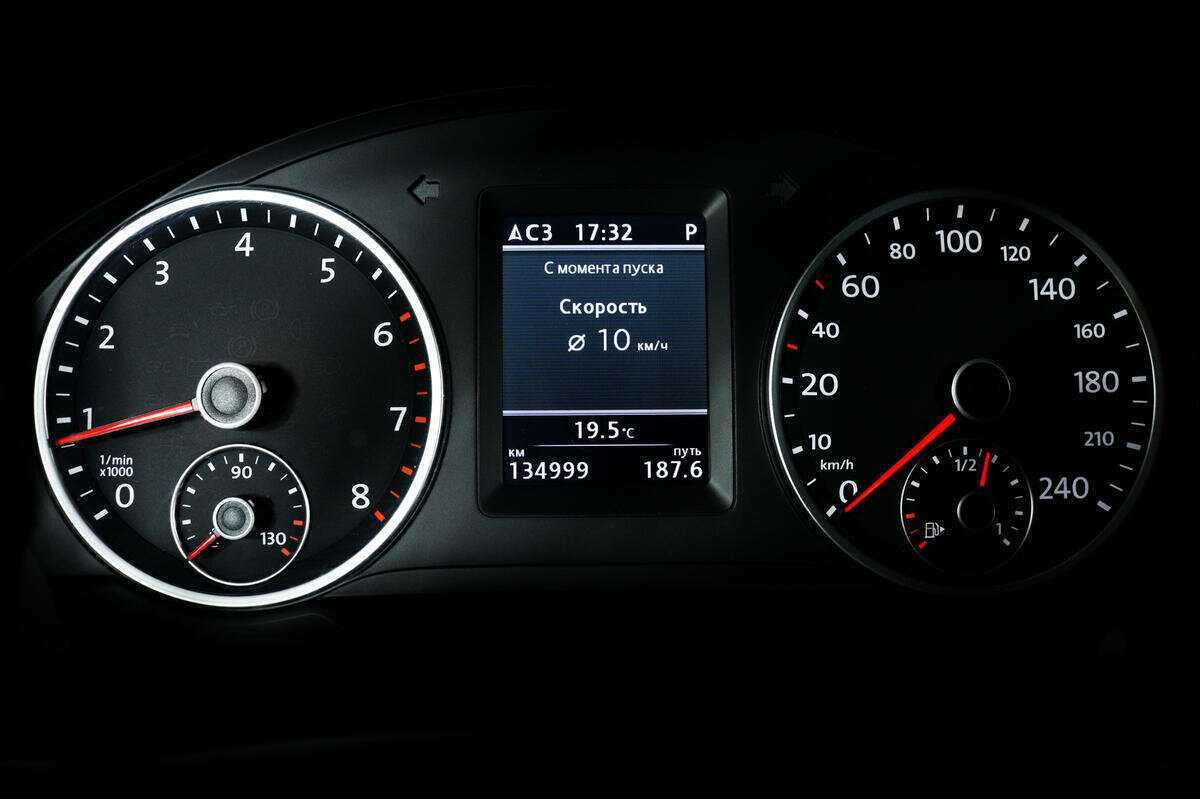 Volkswagen Tiguan с пробегом — 2011 год. Фото: #9