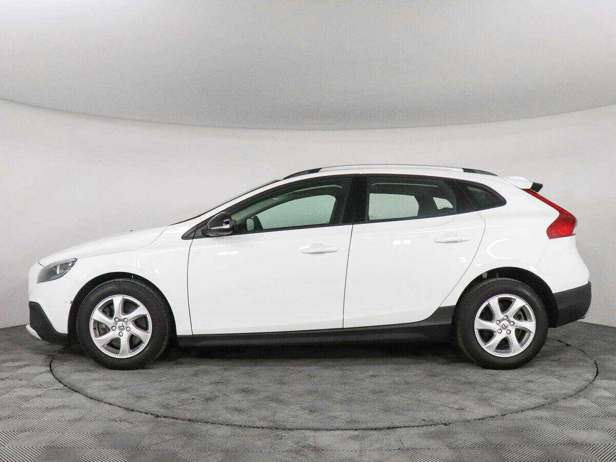 Volvo V40 Cross Country с пробегом — 2017 год. Фото: #7