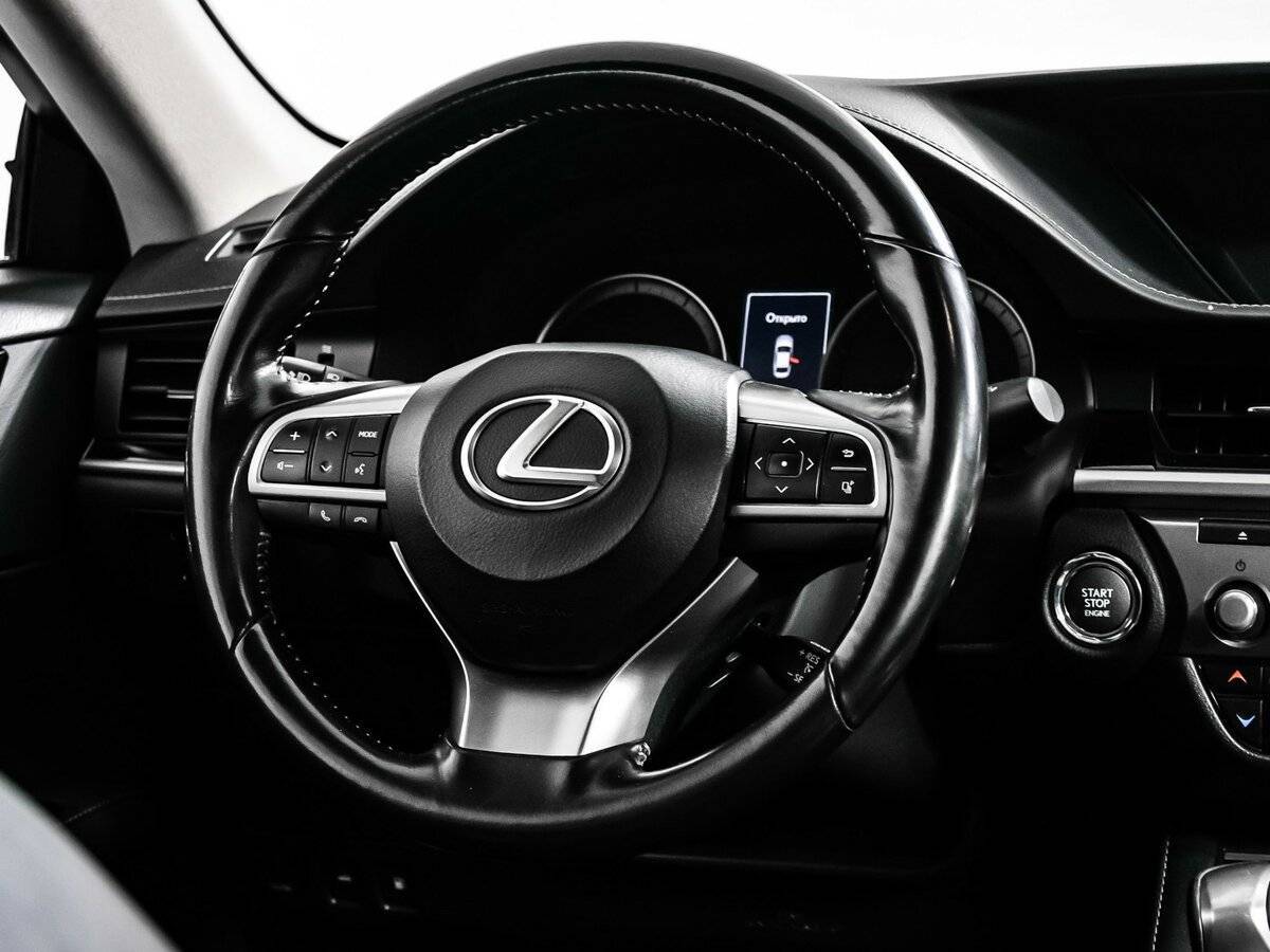 Lexus ES с пробегом — 2016 год. Фото: #11