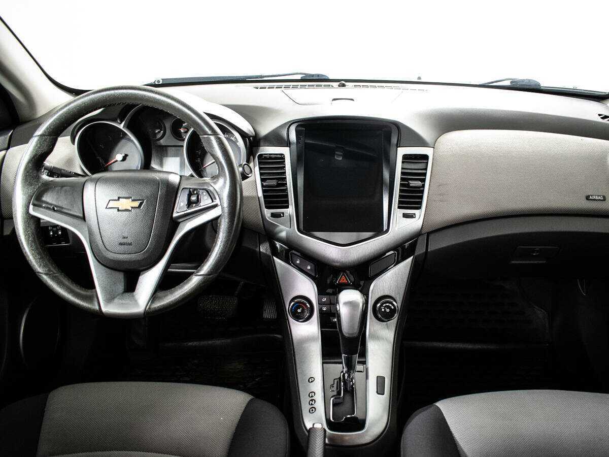 Chevrolet Cruze с пробегом — 2010 год. Фото: #10
