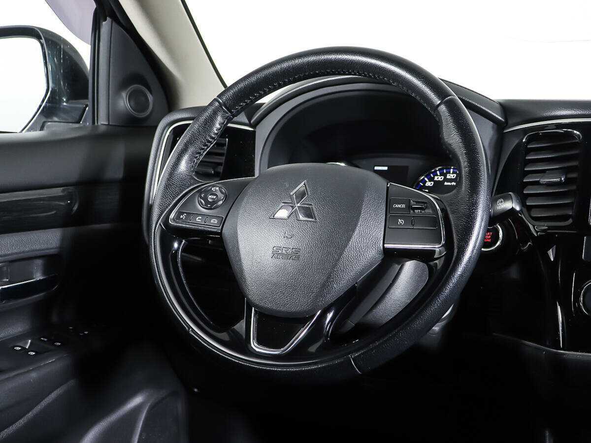 Mitsubishi Outlander с пробегом — 2017 год. Фото: #14