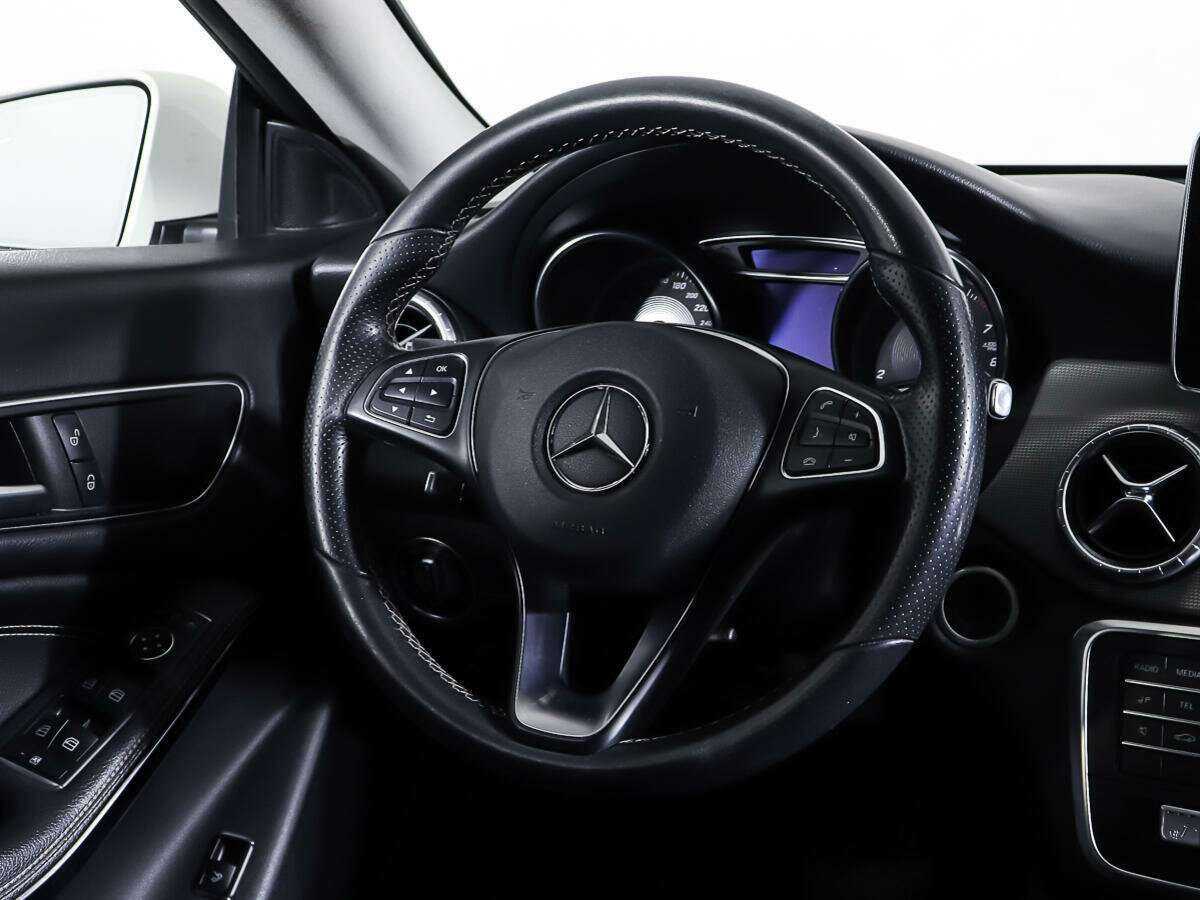 Mercedes-Benz CLA с пробегом — 2016 год. Фото: #14