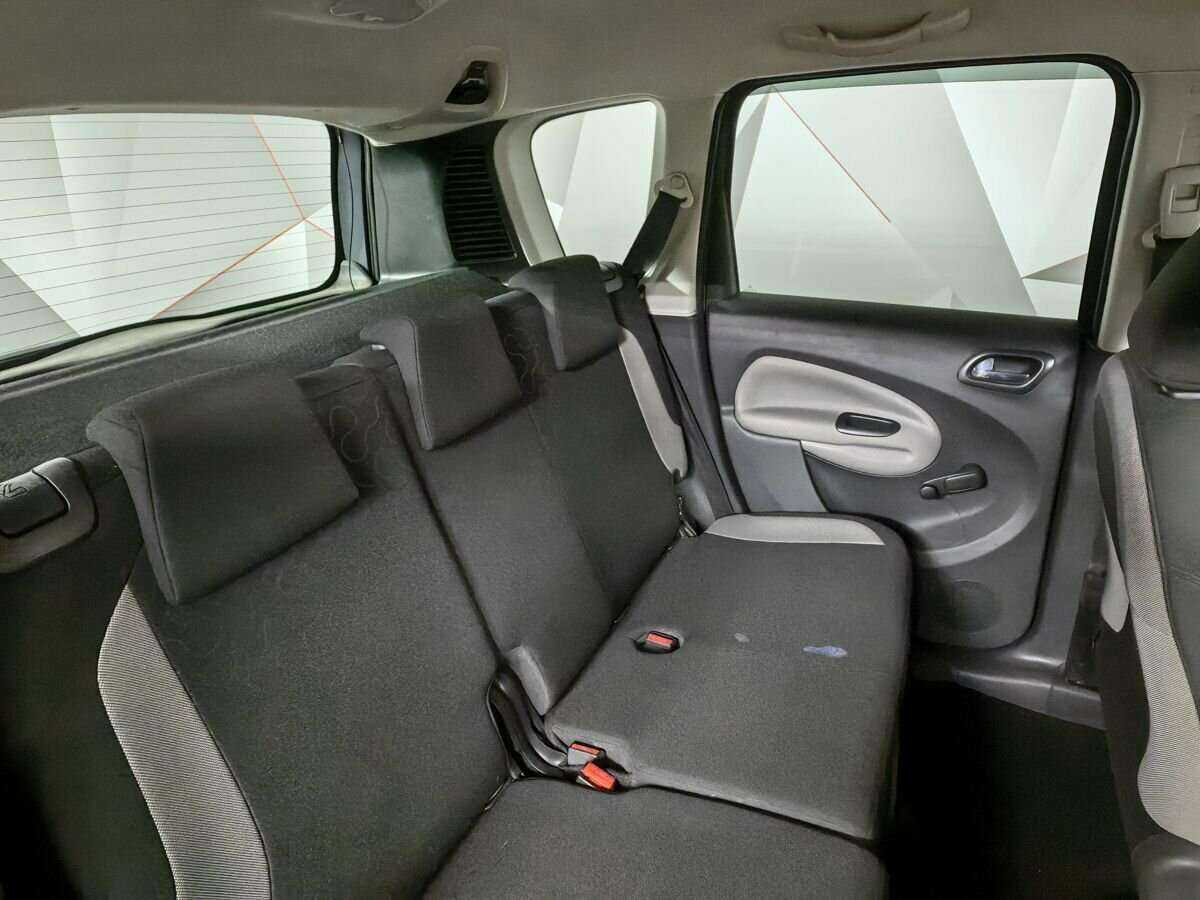 Citroen C3 Picasso с пробегом — 2011 год. Фото: #12