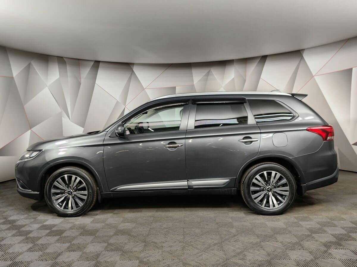 Mitsubishi Outlander с пробегом — 2019 год. Фото: #4